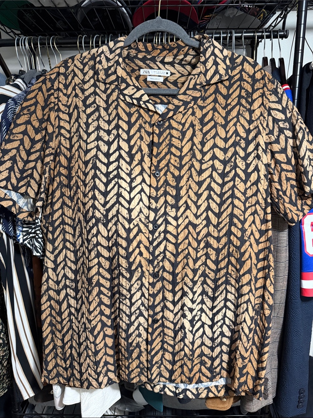 Zara Men Black Button-Down Shirt with Tan Leaf Pattern